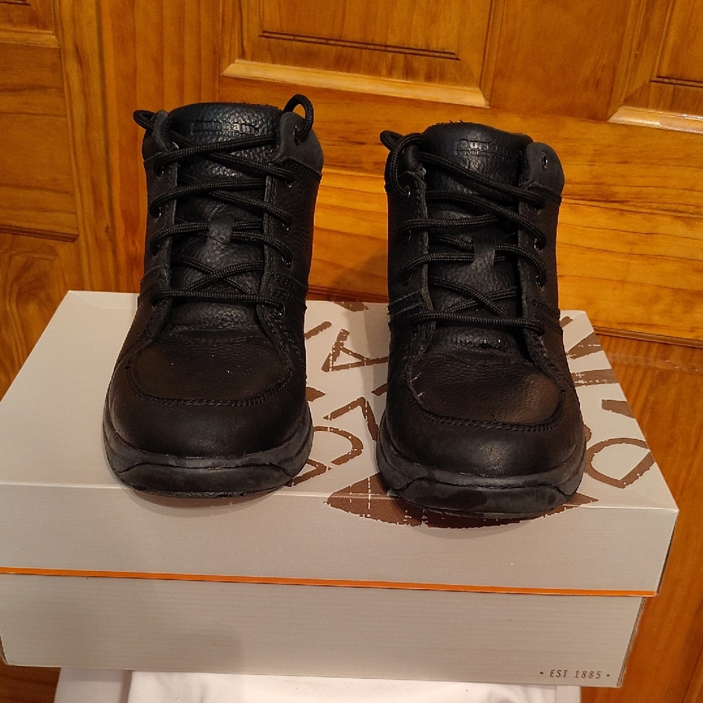 11.5B/Dunham Addison Black Leather Boots Classic Design SIZE 11.5. NOTE: B Width